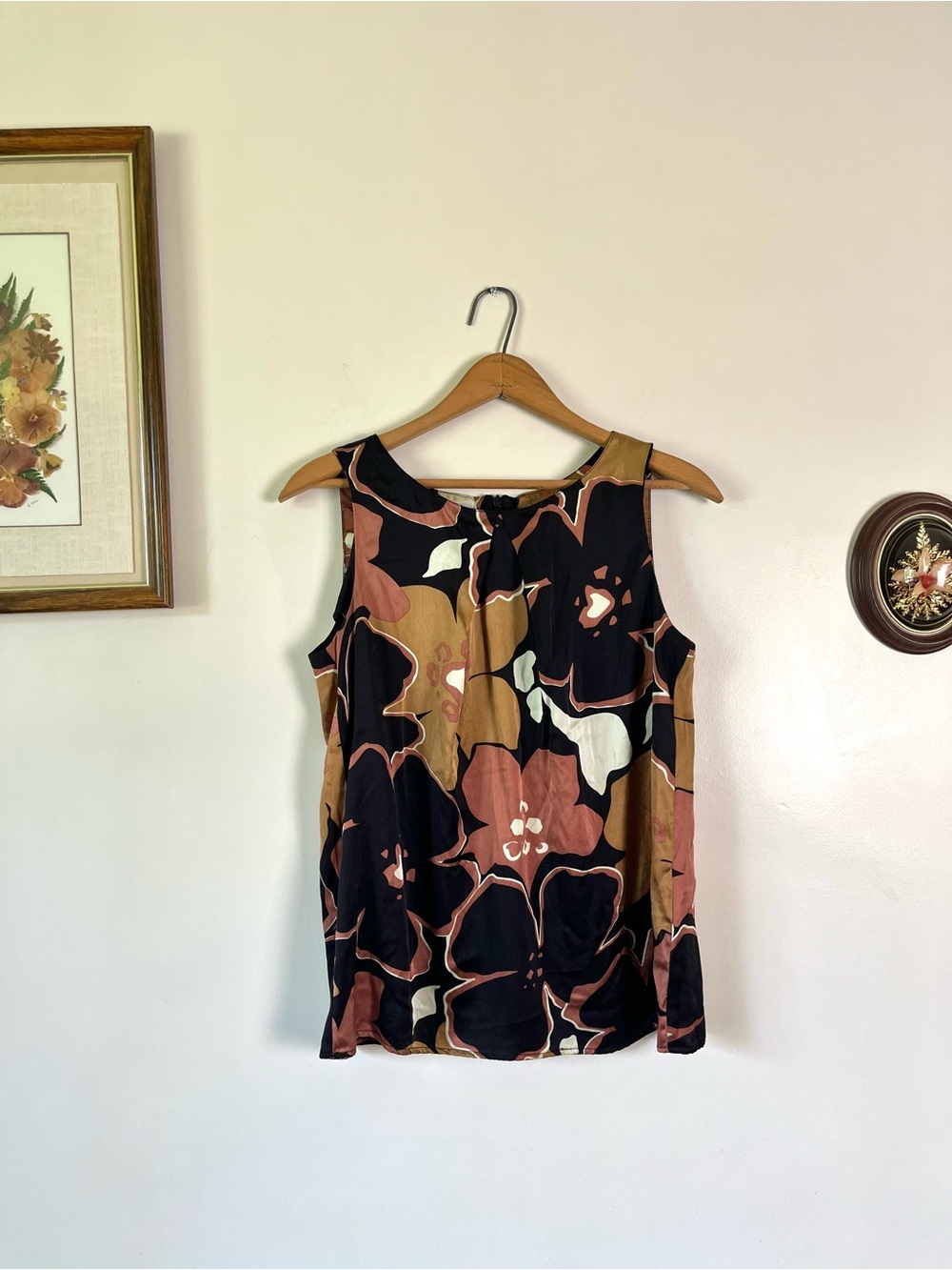 Citrine Silk & Rayon Floral Sleeveless Blouse Small
